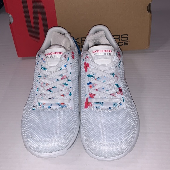 Skechers Womens Go Walk Classic Dream Walking Shoes NIB - Picture 2 of 6